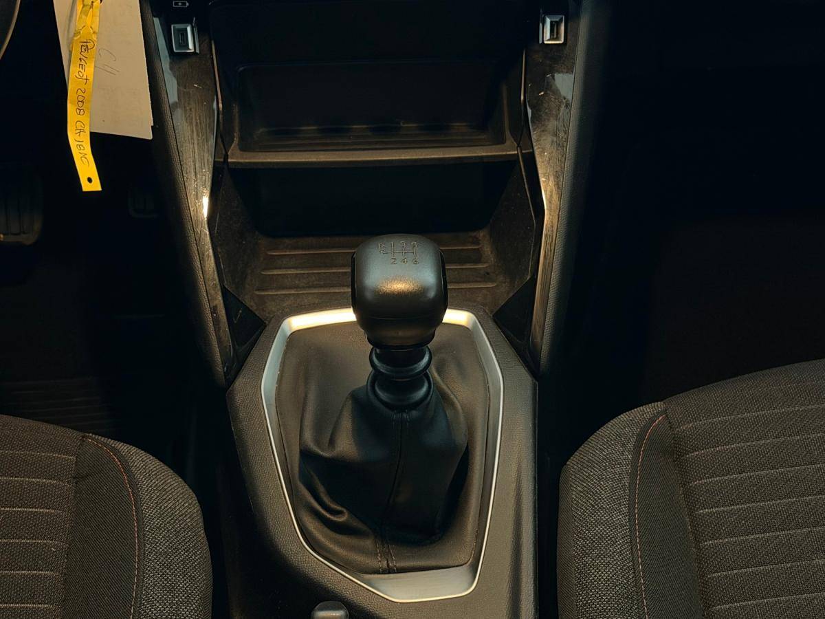 peugeot-2008-2021-gasolina-1199cc