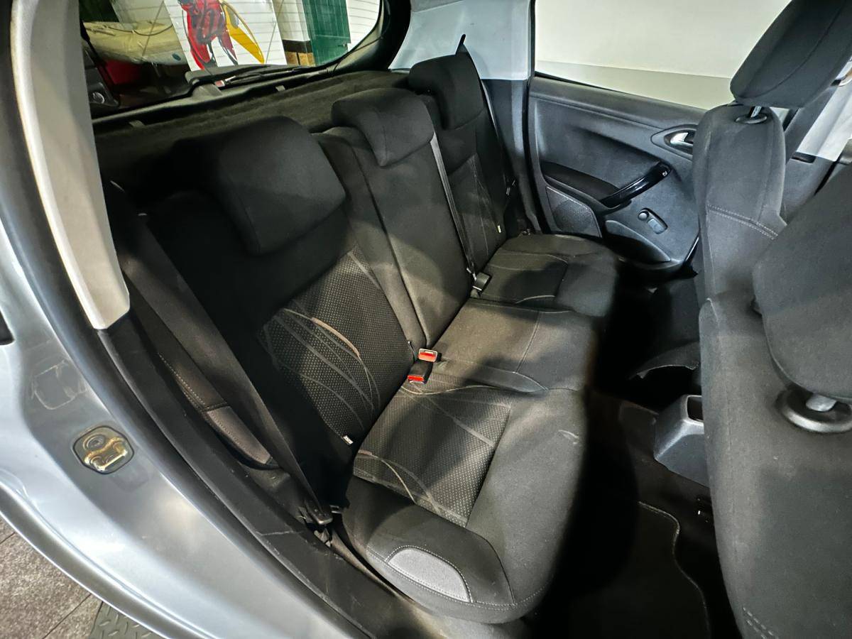 peugeot-208-2012-diesel-1398cc