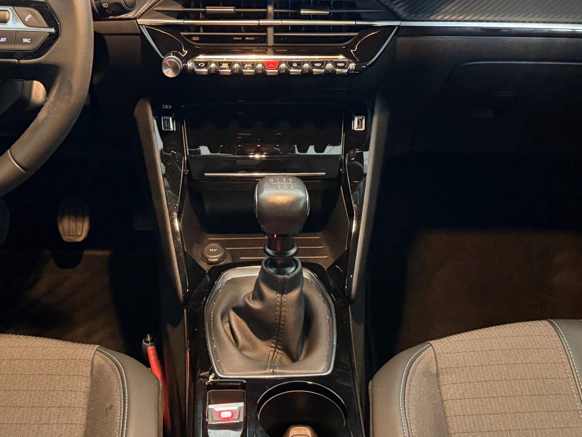 peugeot-208-2022-gasolina-1199cc
