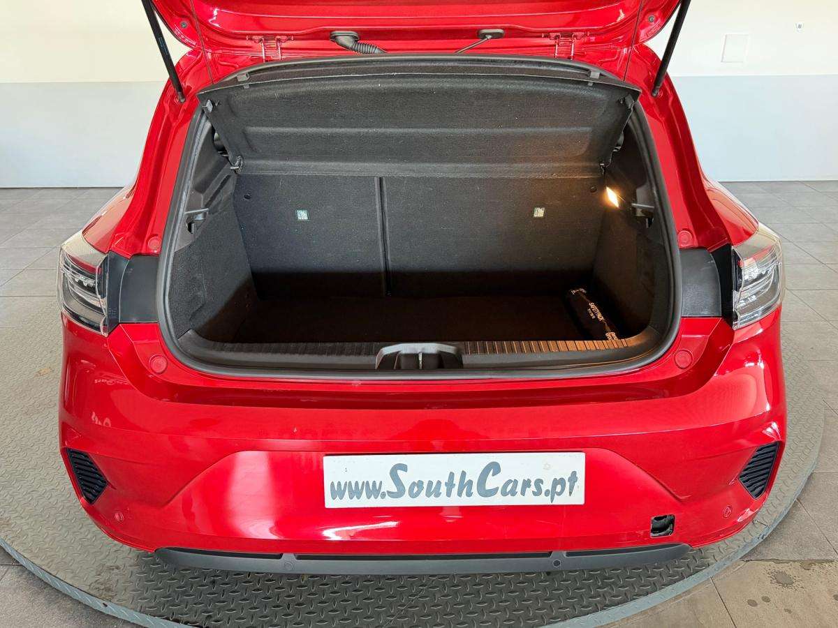 renault-clio-2024-hibrido-a-gasolina-1598cc