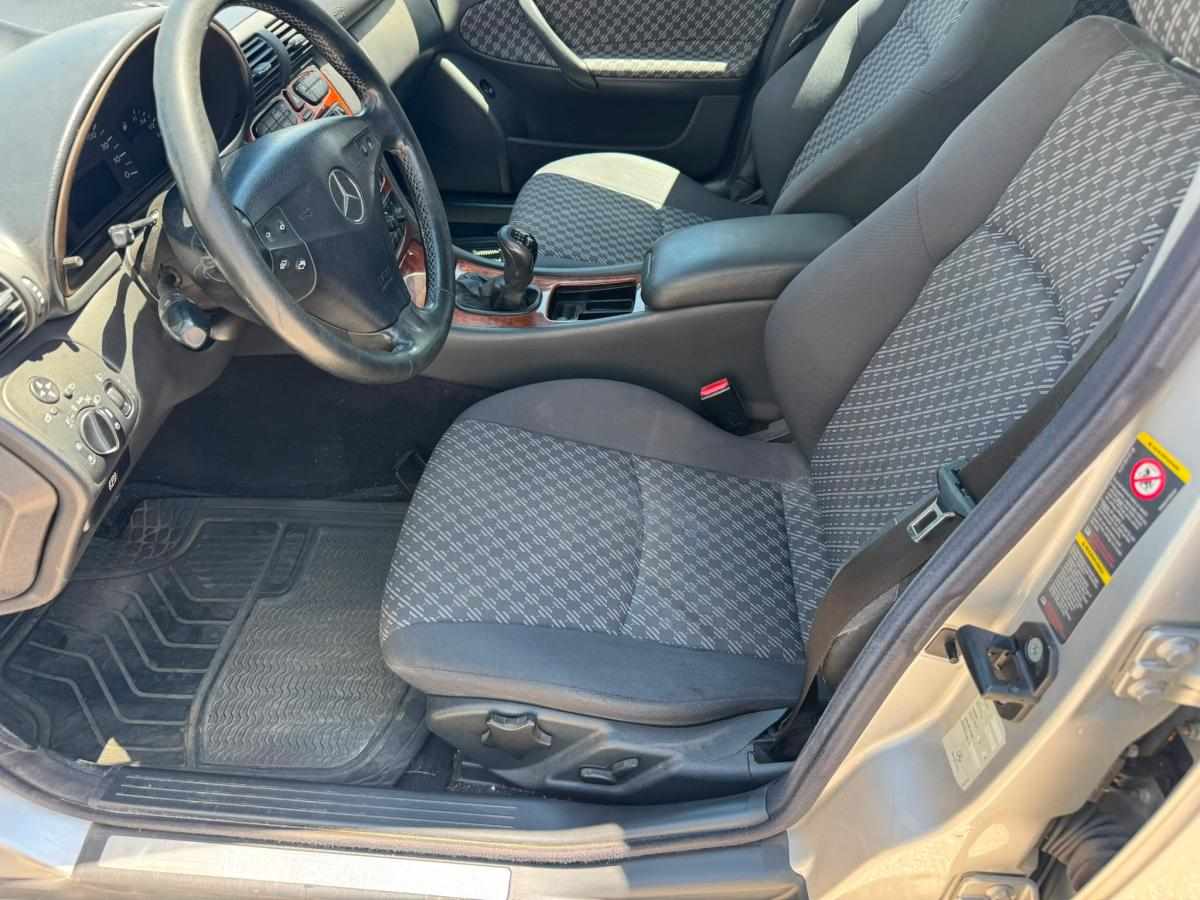 mercedes-benz-classe-c-c-220-cdi-2004-diesel-2148cc