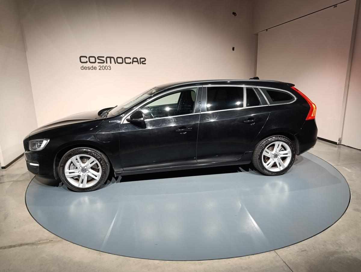 volvo-v60-2018-diesel-2400cc