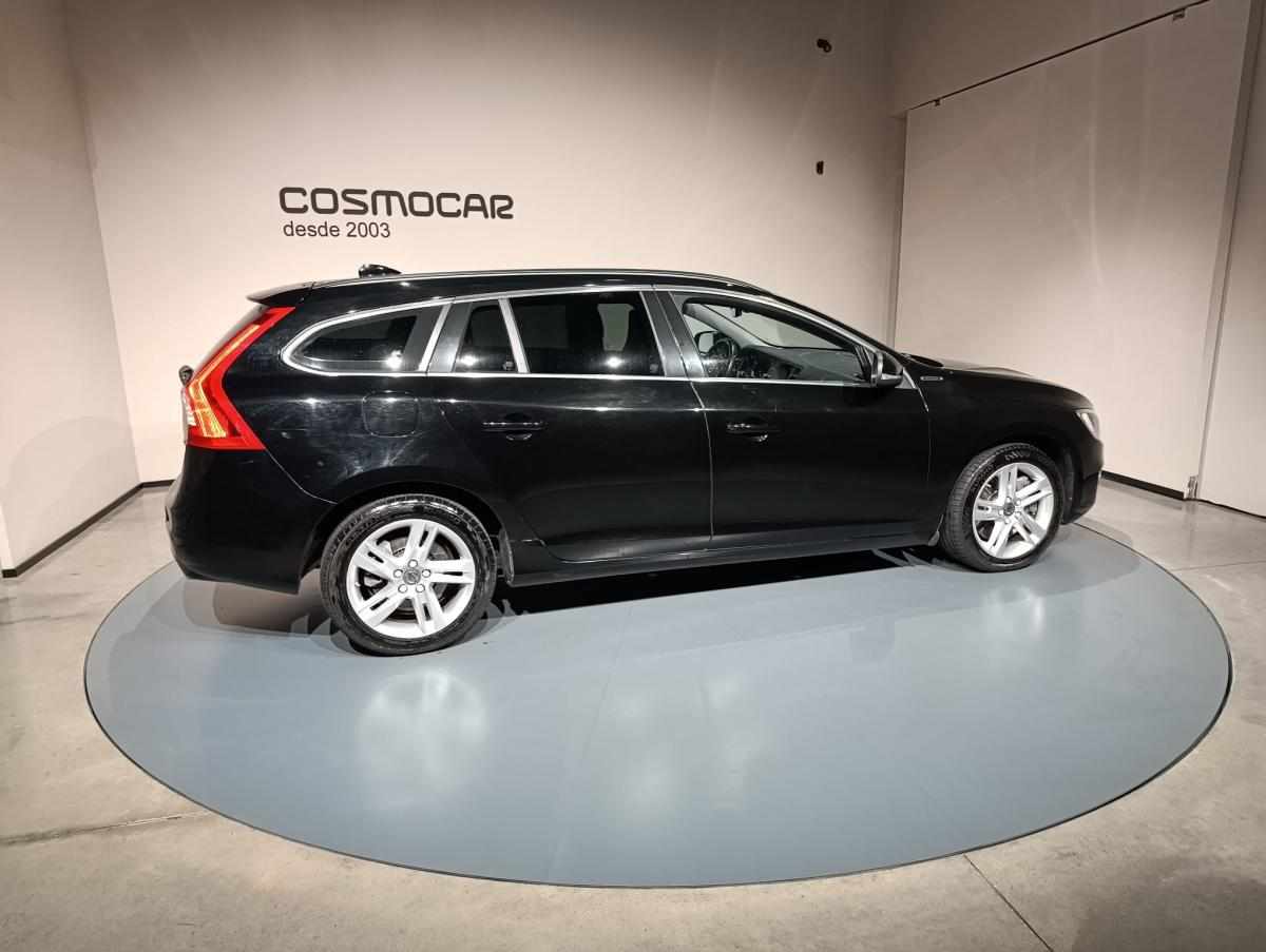 volvo-v60-2018-diesel-2400cc