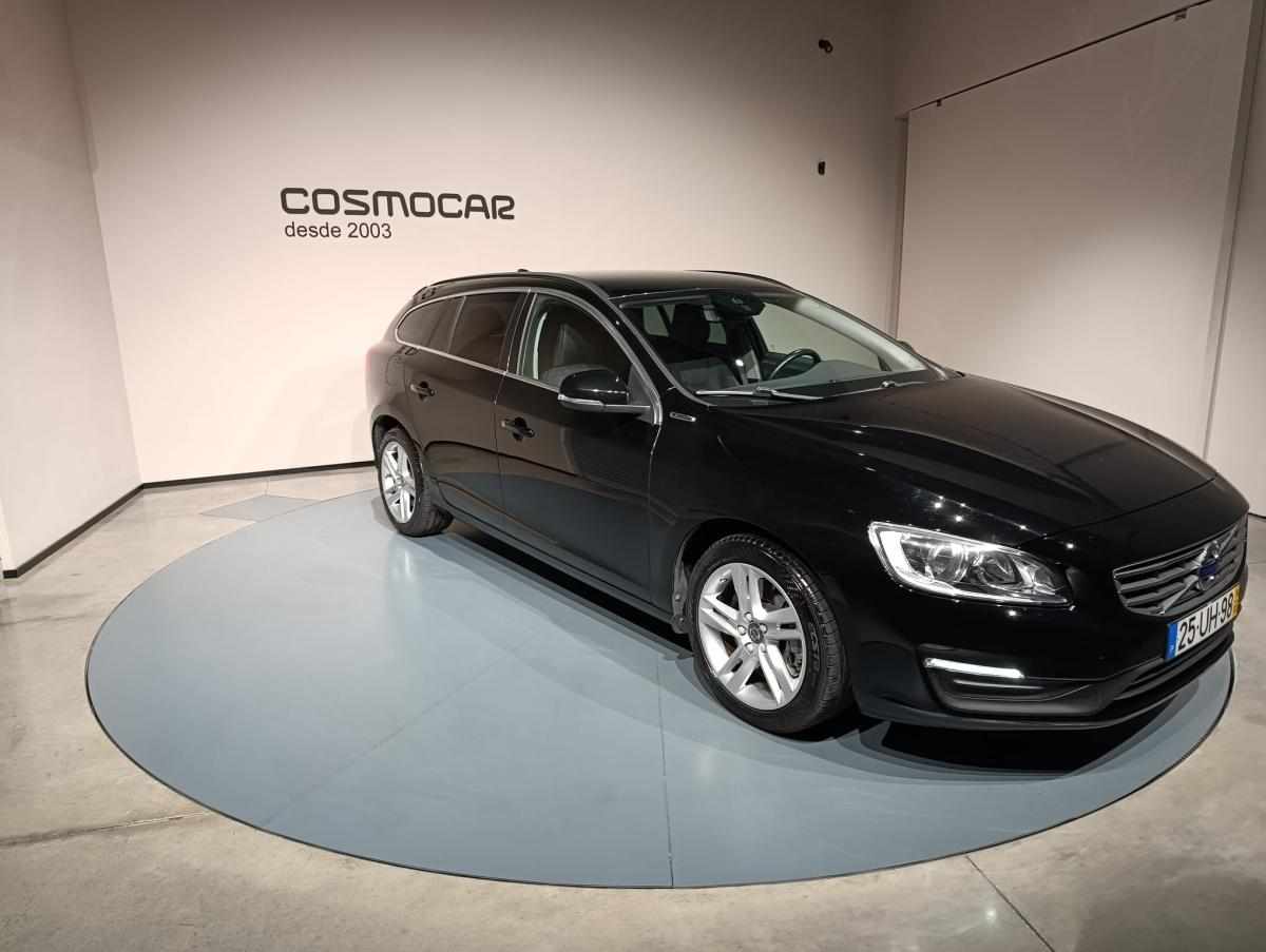 volvo-v60-2018-diesel-2400cc