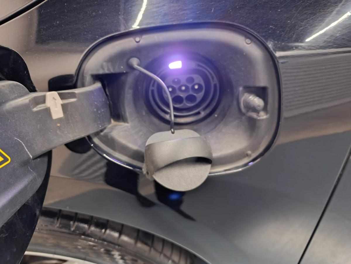 volvo-v60-2018-diesel-2400cc