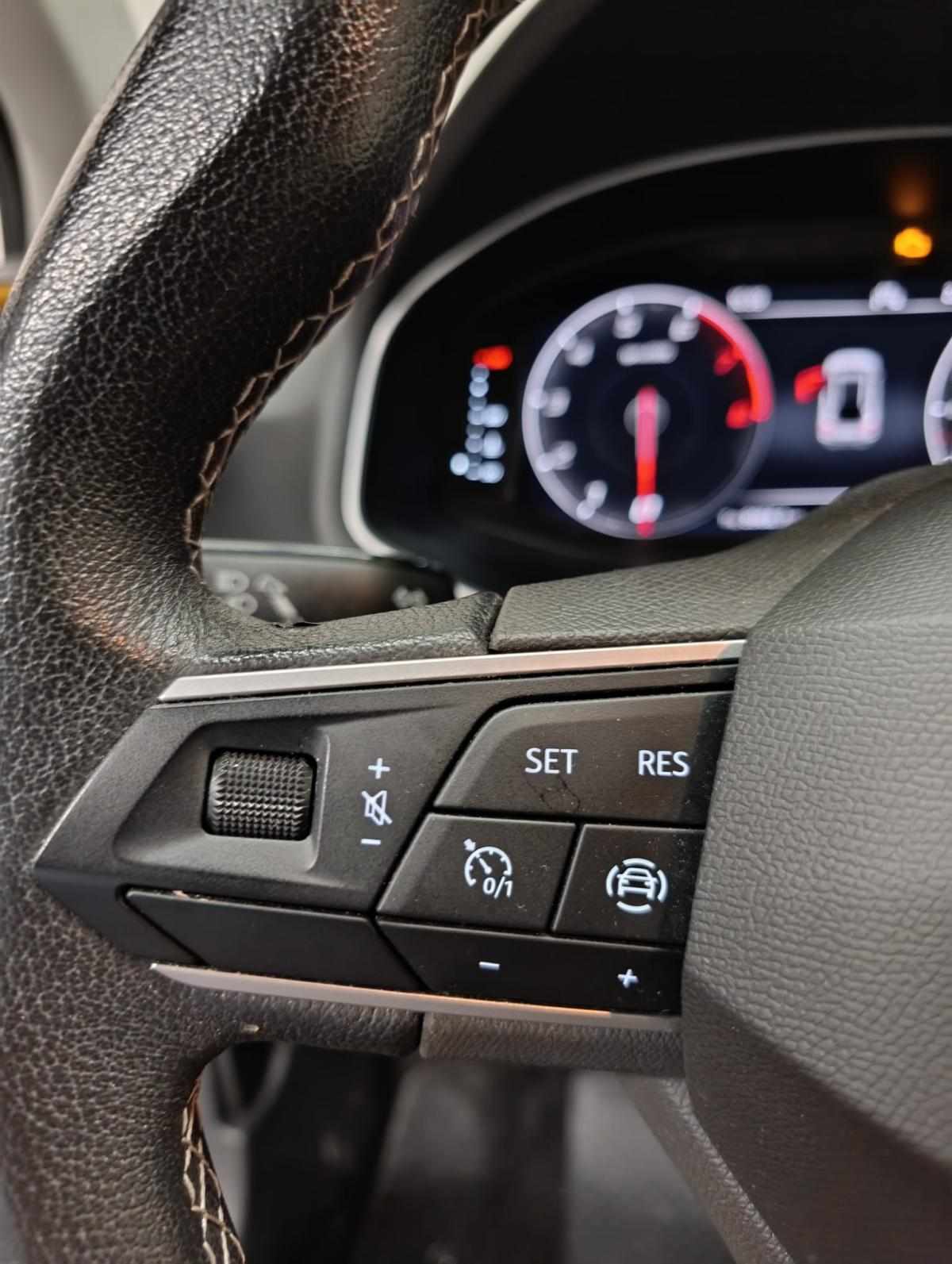 seat-arona-1-0-tsi-2023-gasolina-999cc