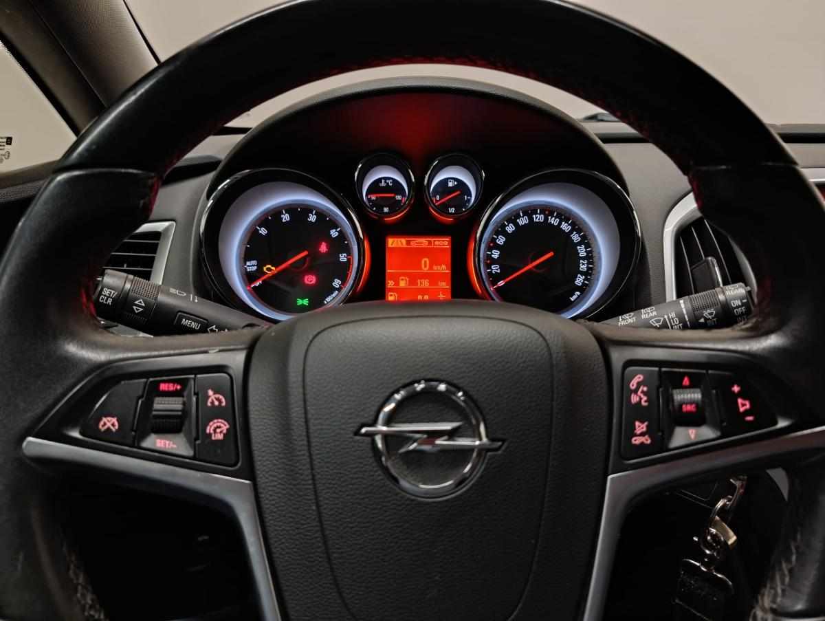 opel-astra-sport-tourer-2014-diesel-1598cc