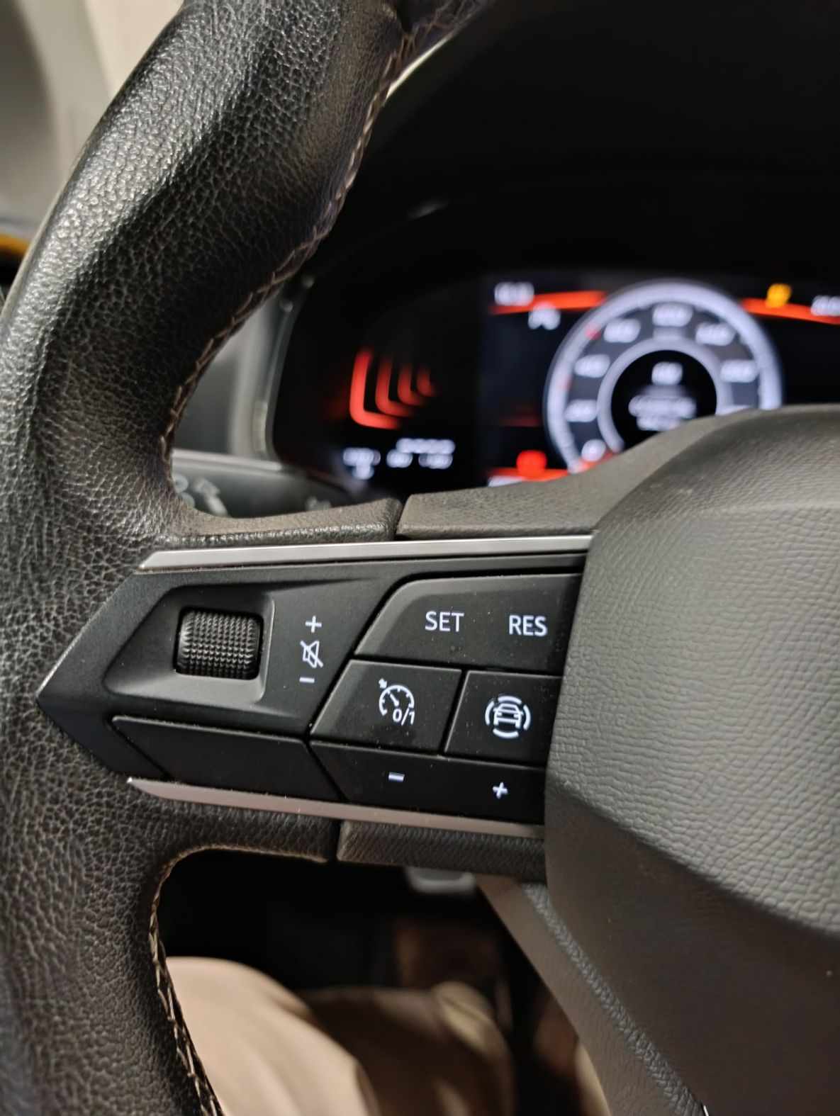 seat-arona-2023-gasolina-999cc