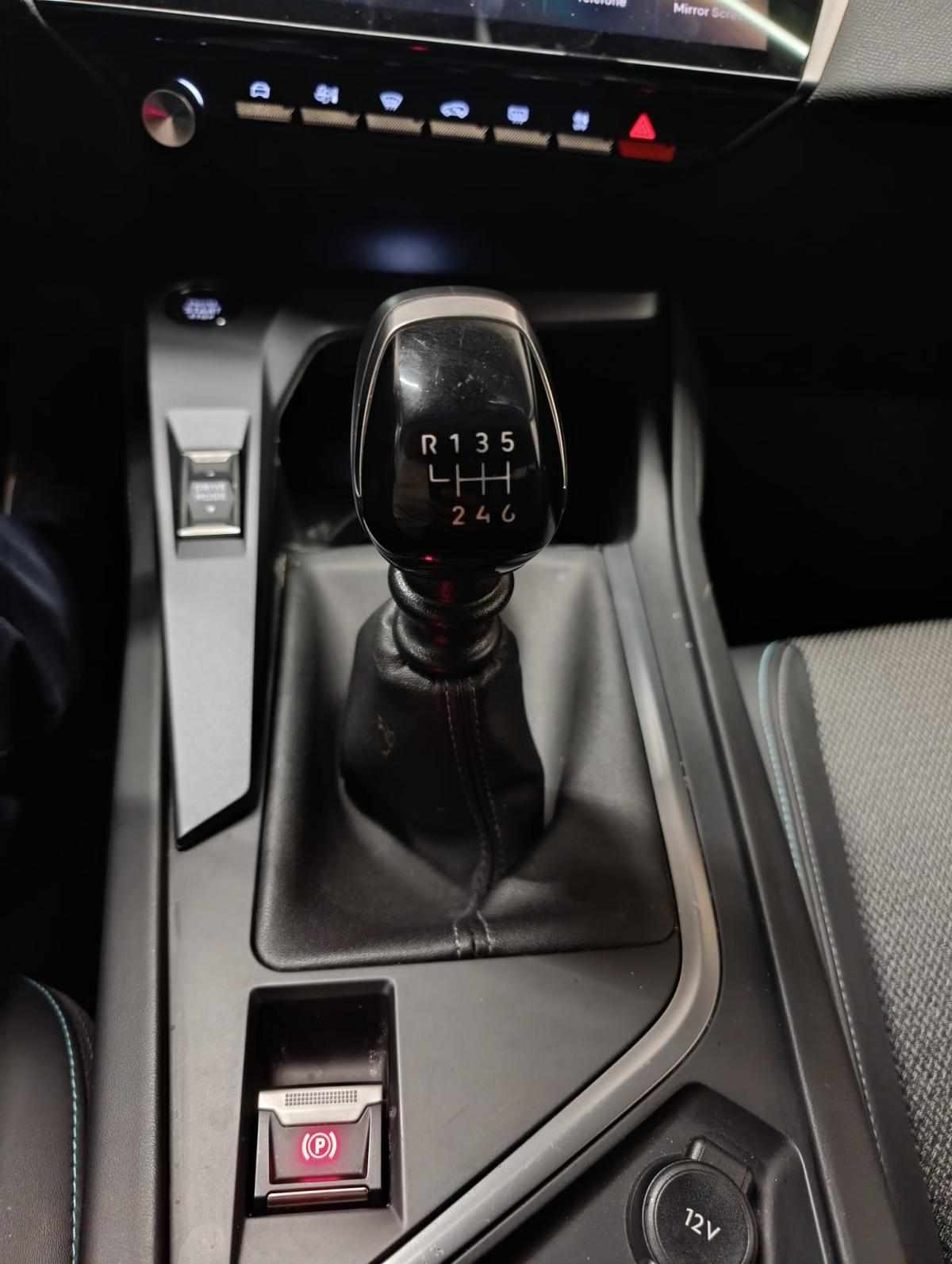 peugeot-308-sw-2022-diesel-1499cc