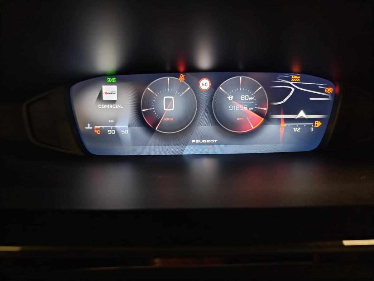 peugeot-308-sw-2022-diesel-1499cc