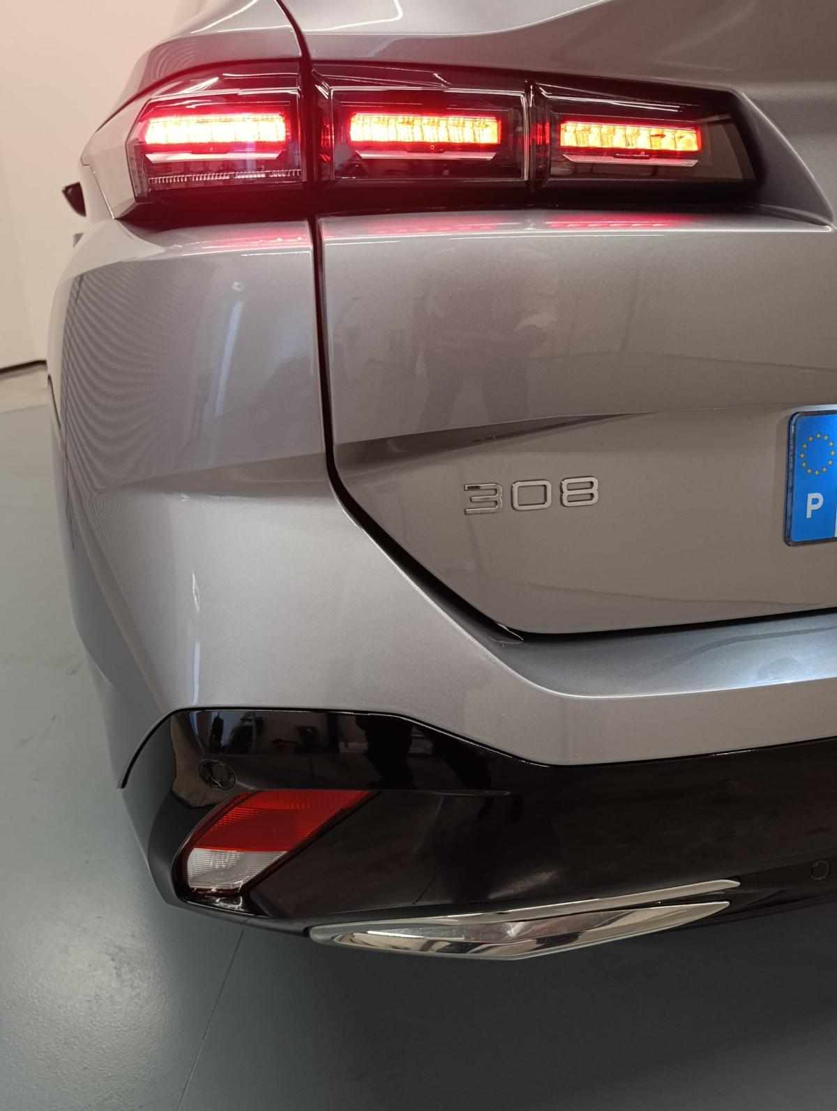 peugeot-308-sw-2022-diesel-1499cc
