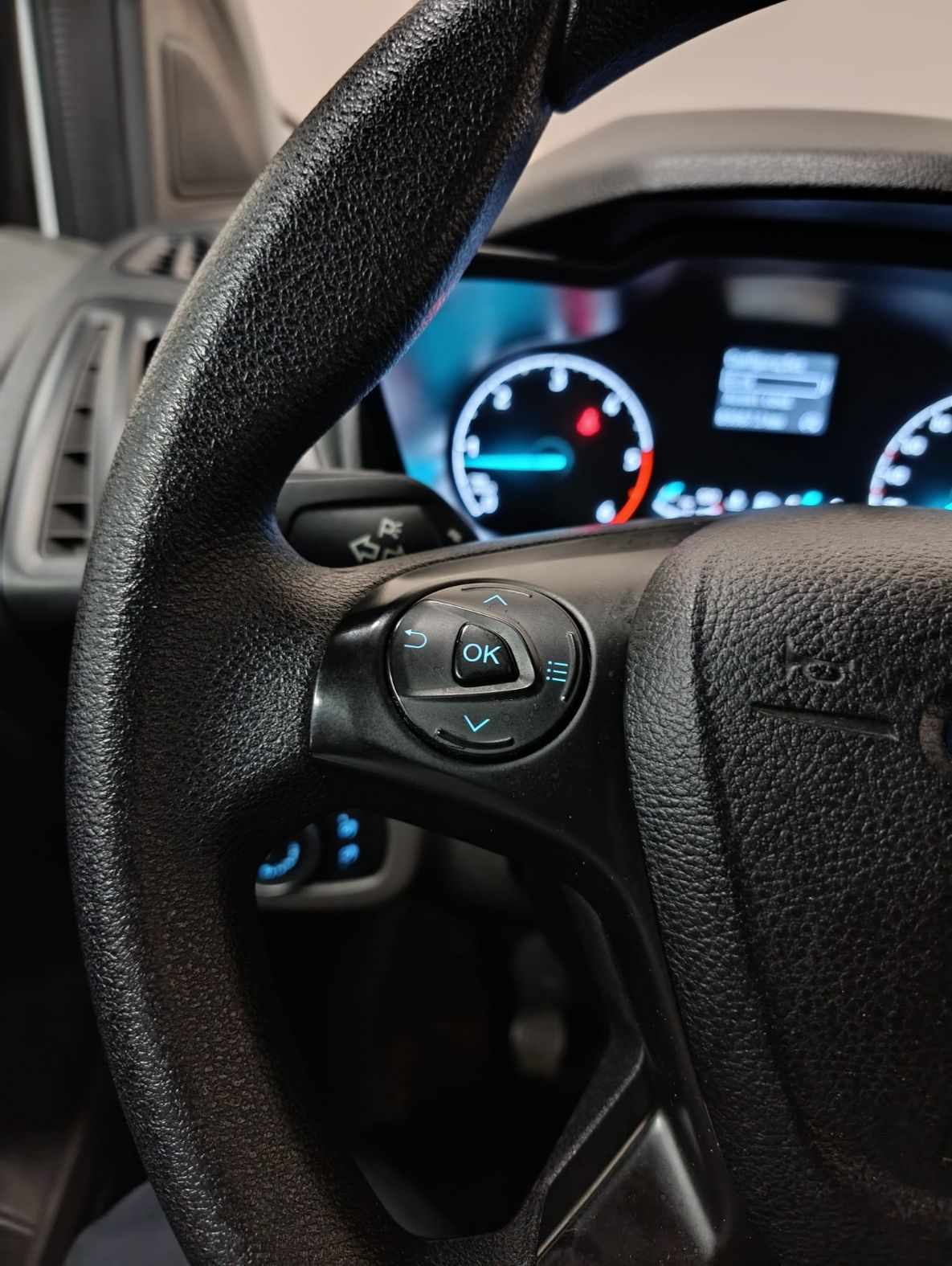 ford-transit-connect-2023-diesel-1499cc