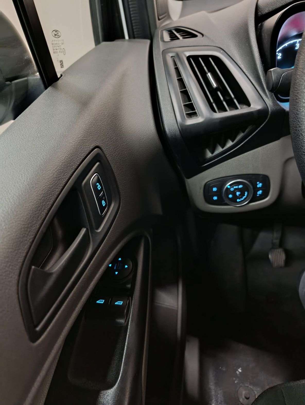 ford-transit-connect-2023-diesel-1499cc