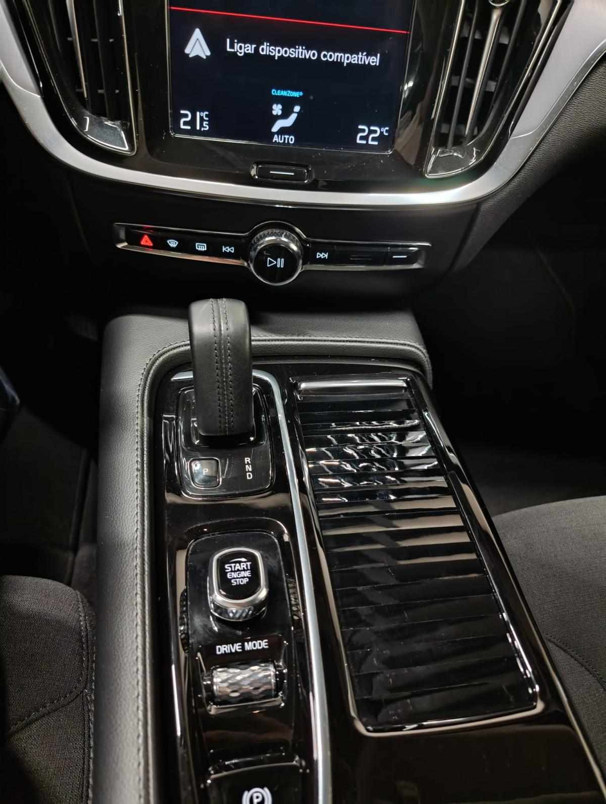 volvo-v60-t6-twin-engine-awd-2021-hibrido-a-gasolina-1969cc