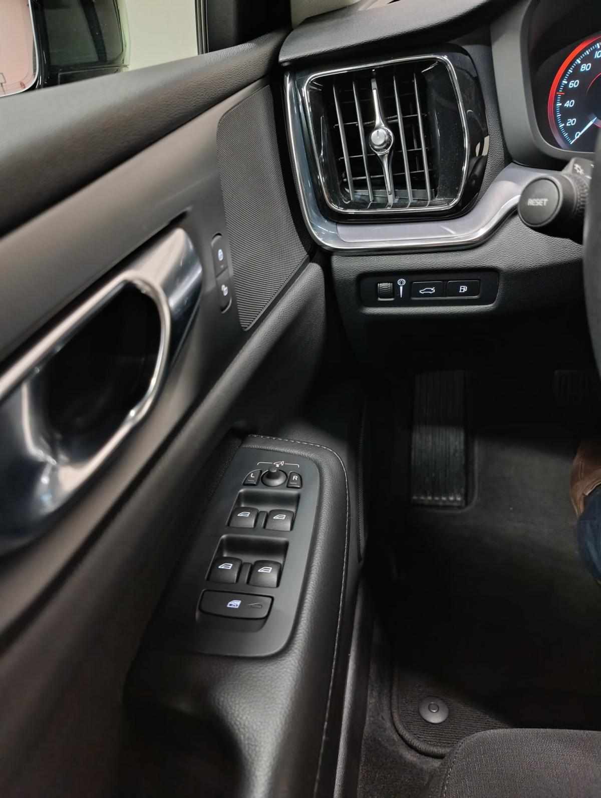 volvo-v60-t6-twin-engine-awd-2021-hibrido-a-gasolina-1969cc