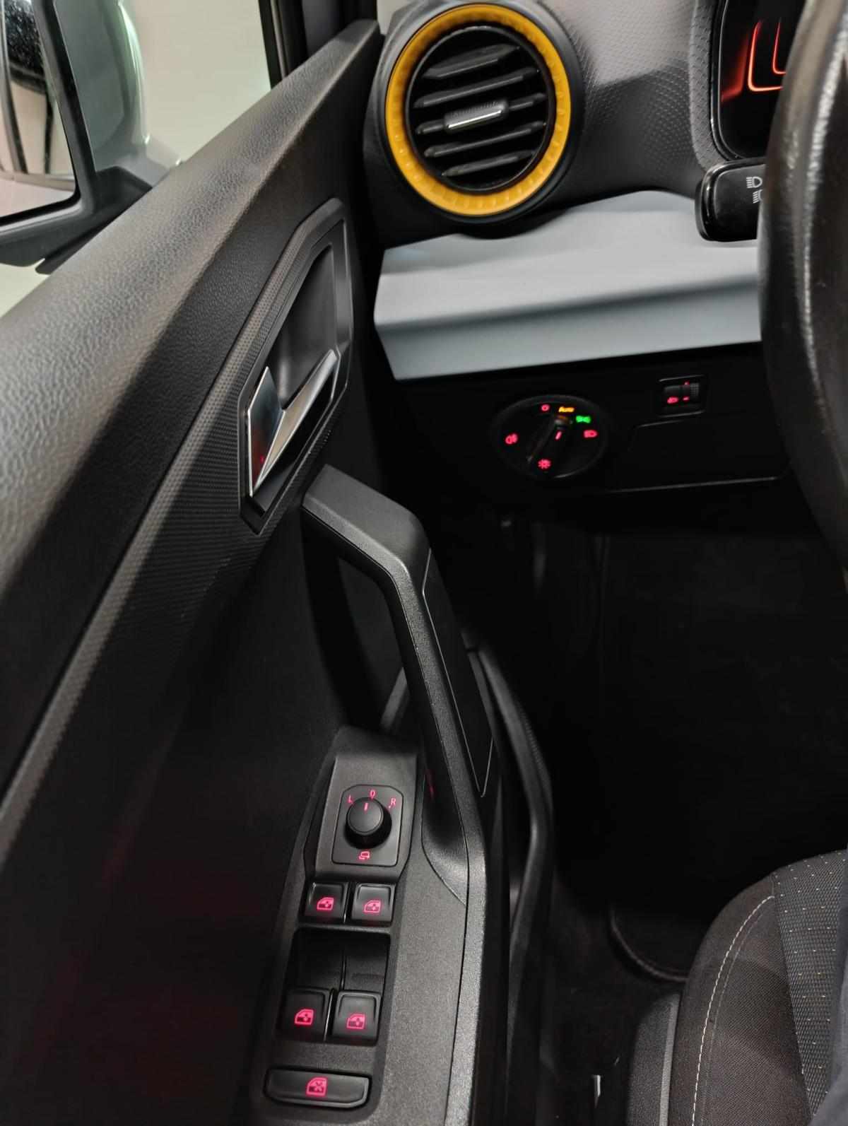seat-arona-2023-gasolina-999cc