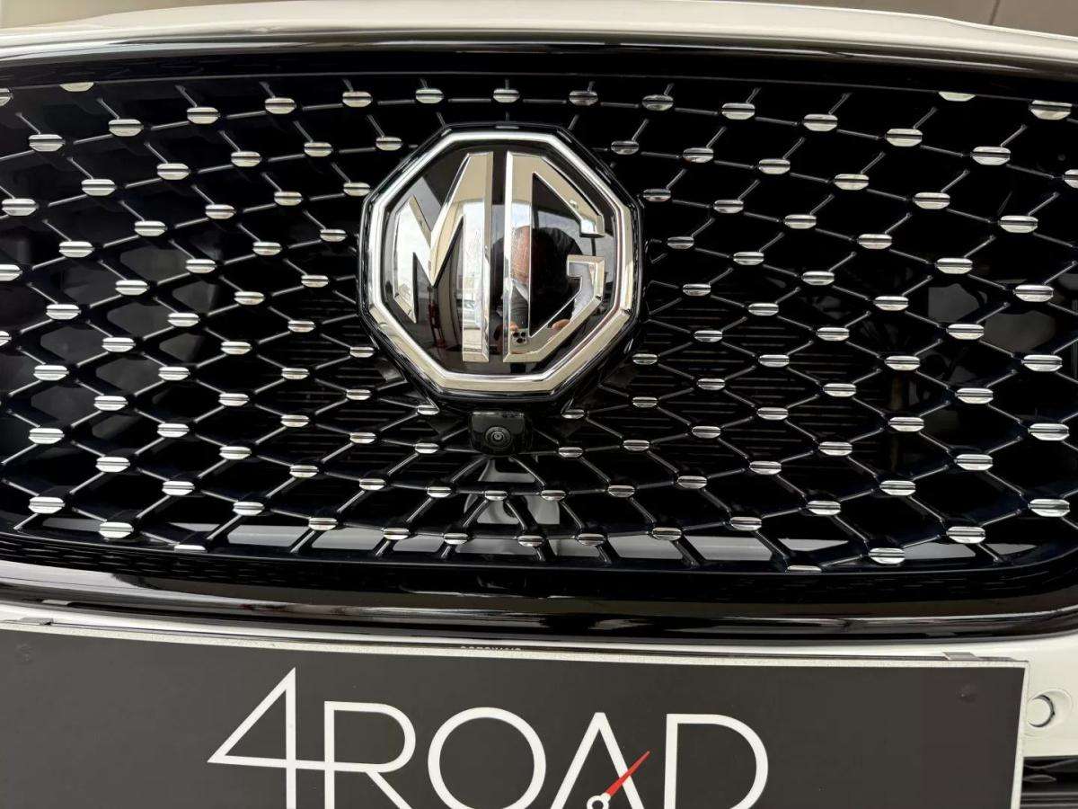 mg-hs-2021-hibrido-1490cc