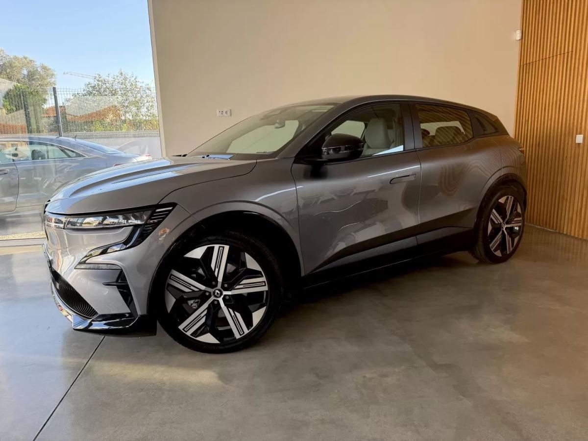renault-megane-e-tech-2022-eletrico-0cc