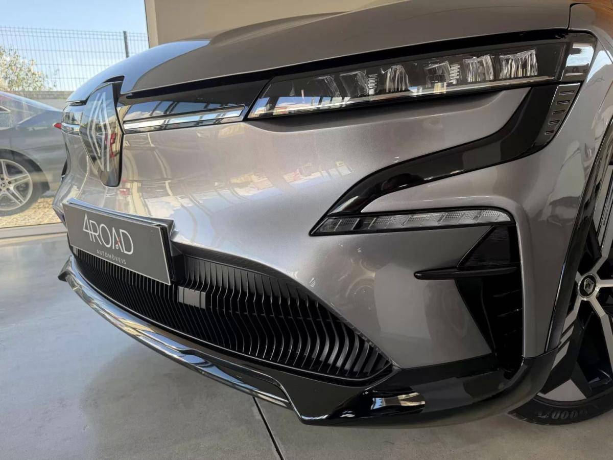 renault-megane-e-tech-2022-eletrico-0cc