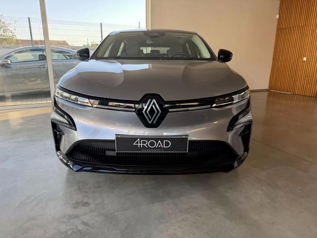 renault-megane-e-tech-2022-eletrico-0cc