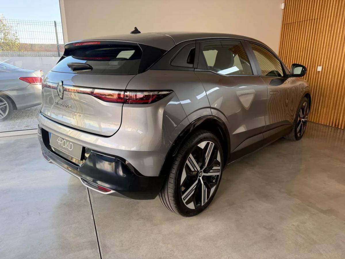 renault-megane-e-tech-2022-eletrico-0cc