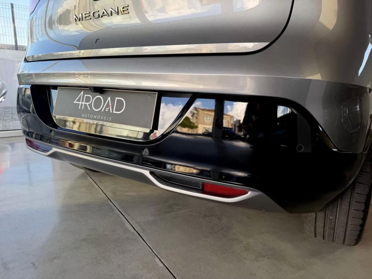 renault-megane-e-tech-2022-eletrico-0cc