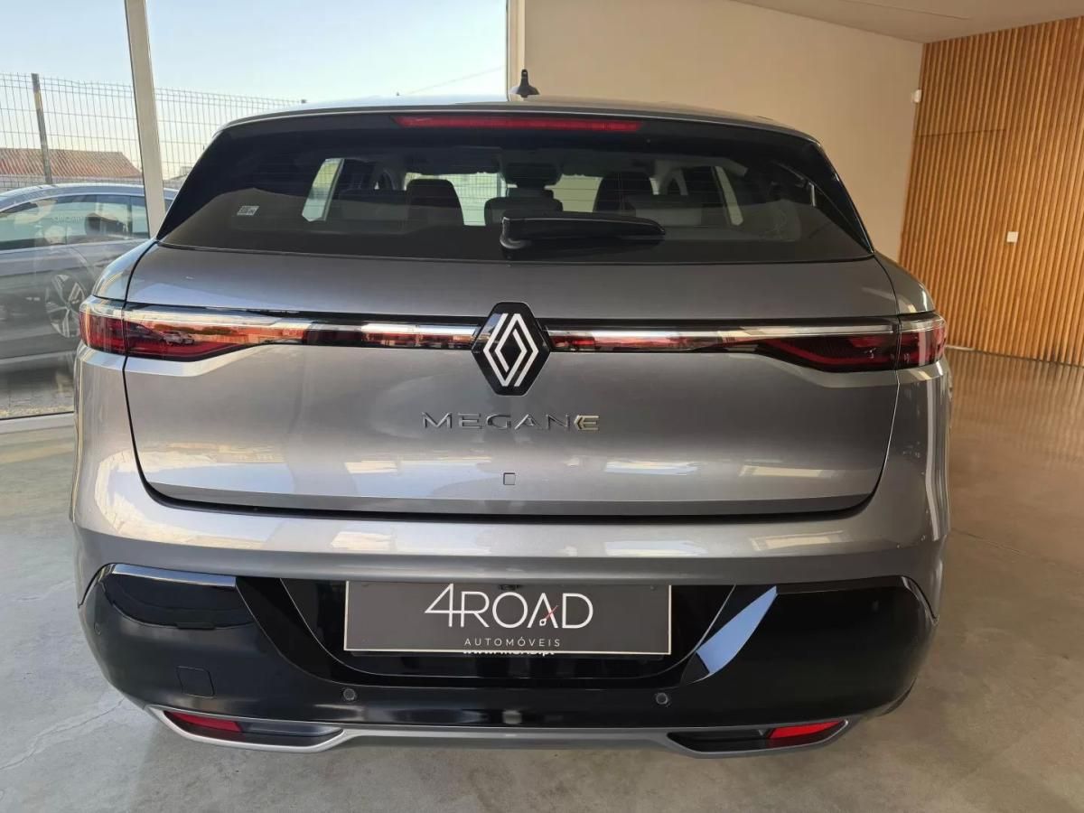 renault-megane-e-tech-2022-eletrico-0cc