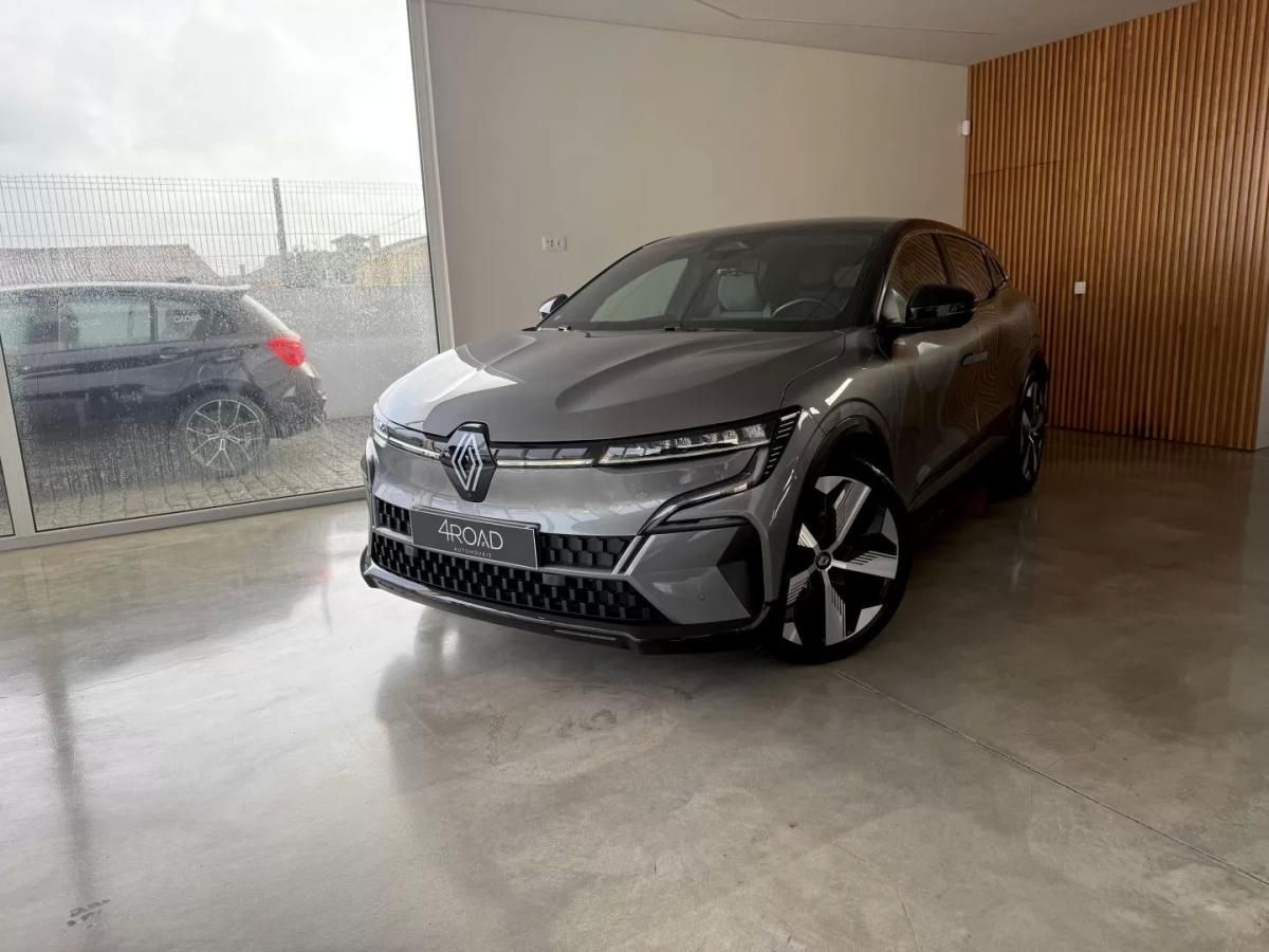 renault-megane-e-tech-2023-eletrico-200cc
