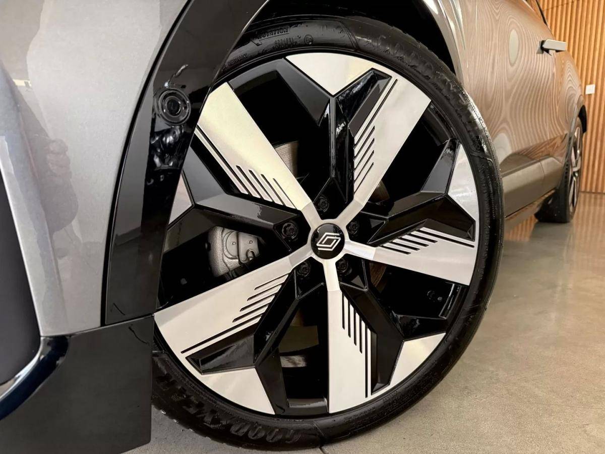 renault-megane-e-tech-2023-eletrico-200cc