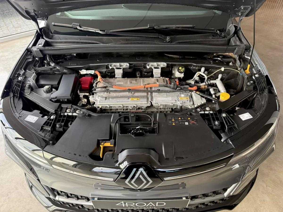 renault-megane-e-tech-2023-eletrico-200cc