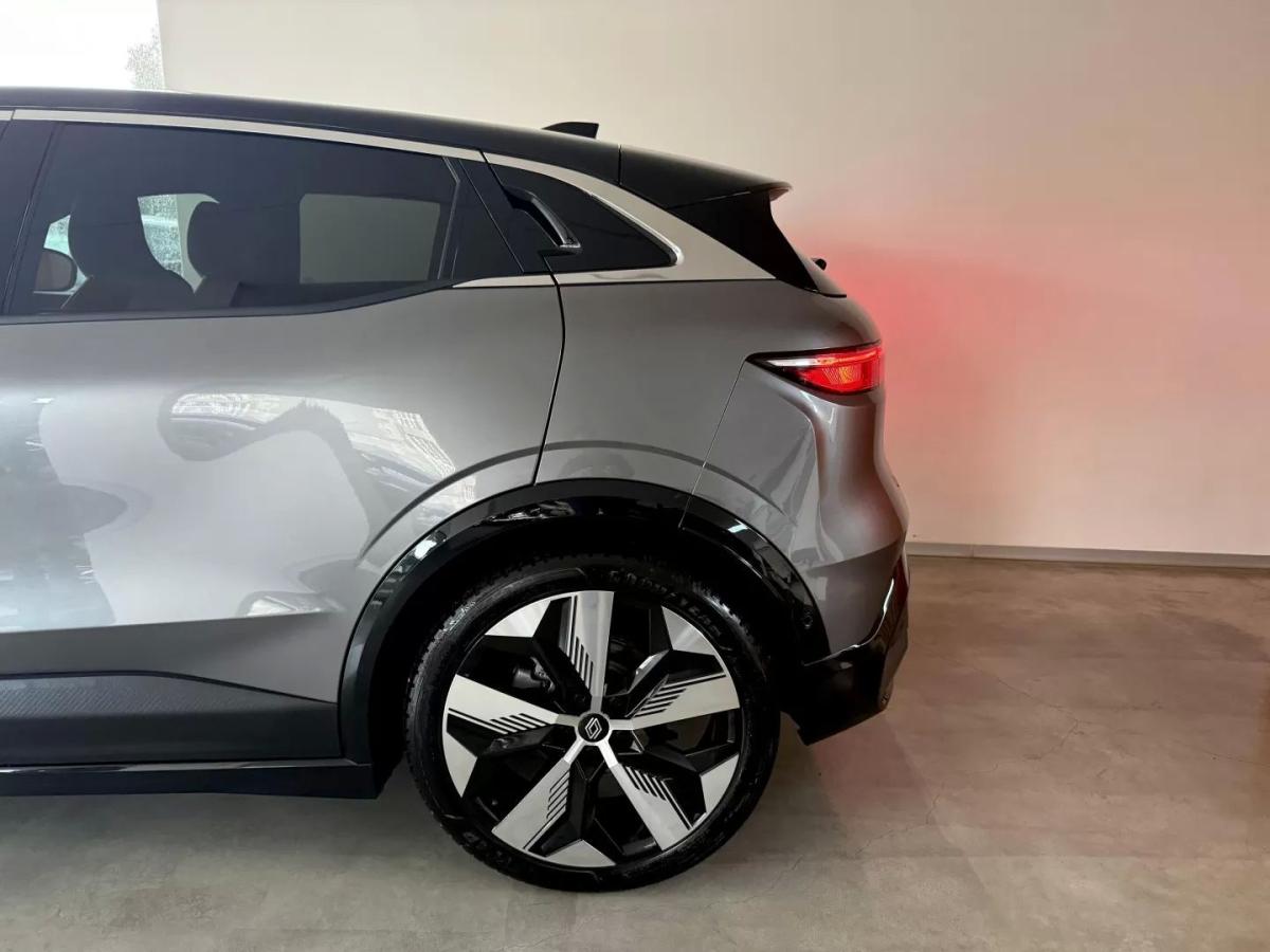 renault-megane-e-tech-2023-eletrico-200cc