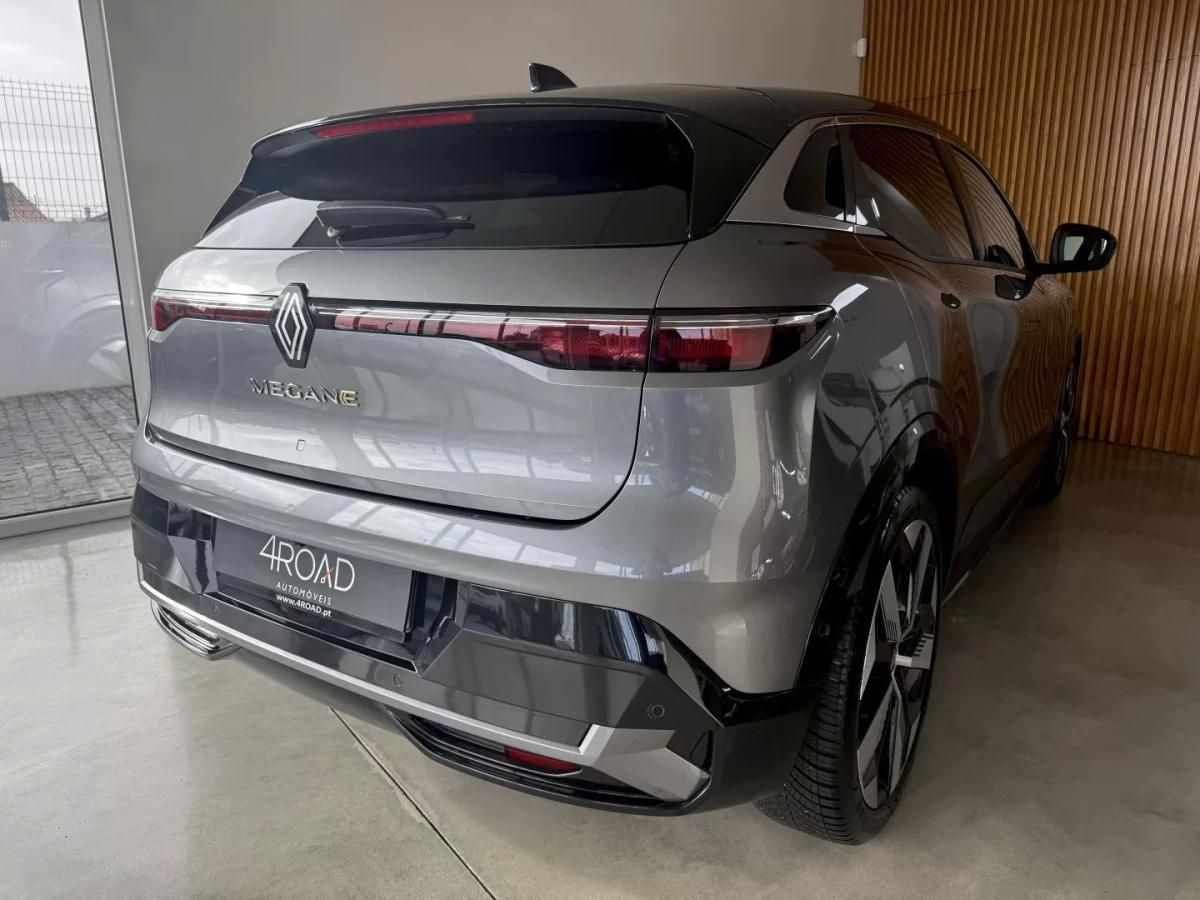 renault-megane-e-tech-2023-eletrico-200cc