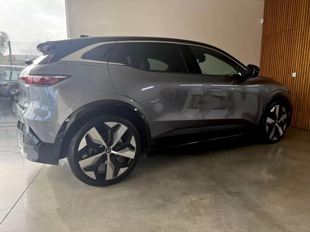 renault-megane-e-tech-2023-eletrico-200cc