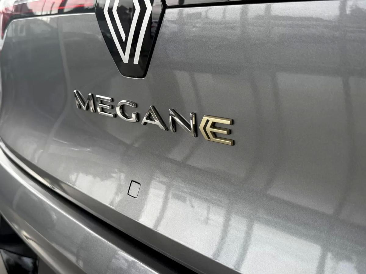 renault-megane-e-tech-2023-eletrico-200cc