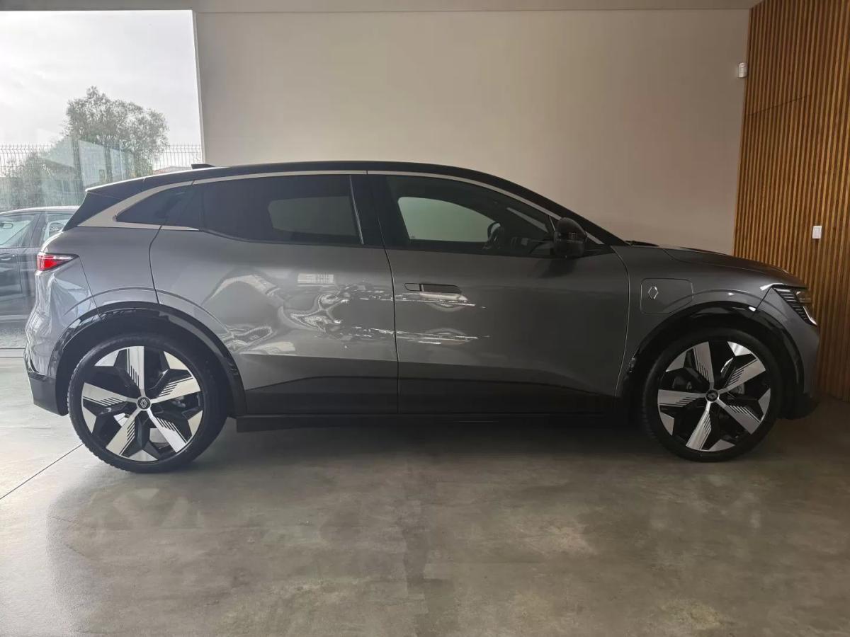 renault-megane-e-tech-2023-eletrico-200cc