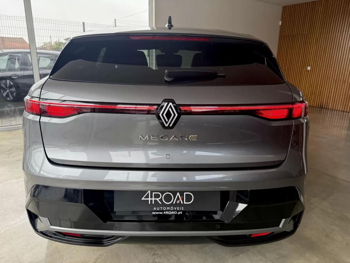 renault-megane-e-tech-2023-eletrico-200cc