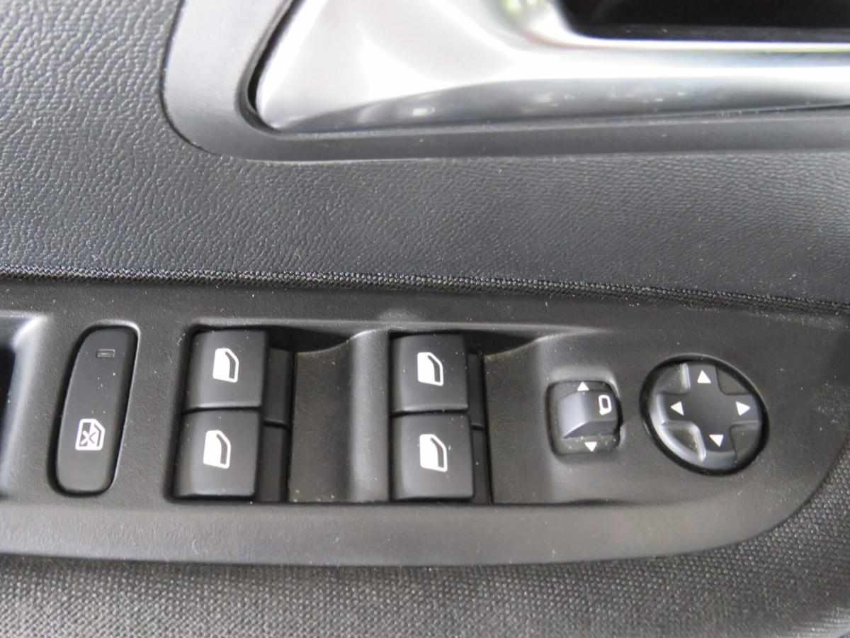 peugeot-208-1-2-puretech-2024-gasolina-1199cc