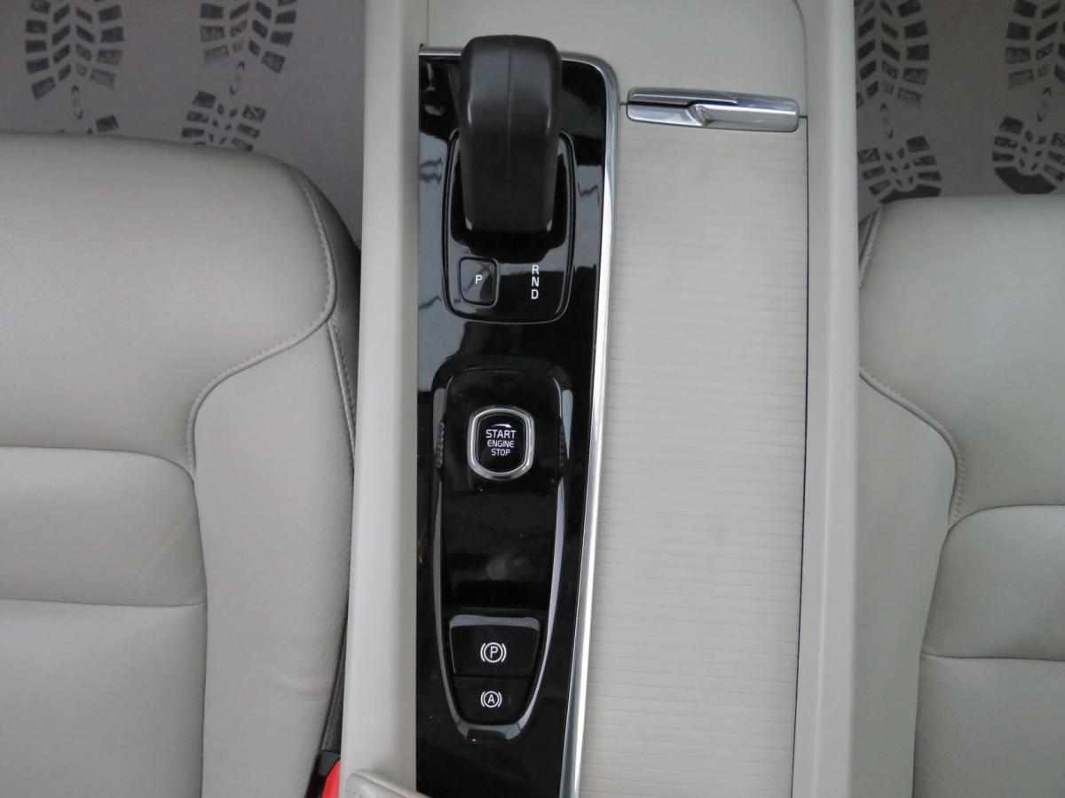 volvo-xc60-b4-2021-diesel-1969cc