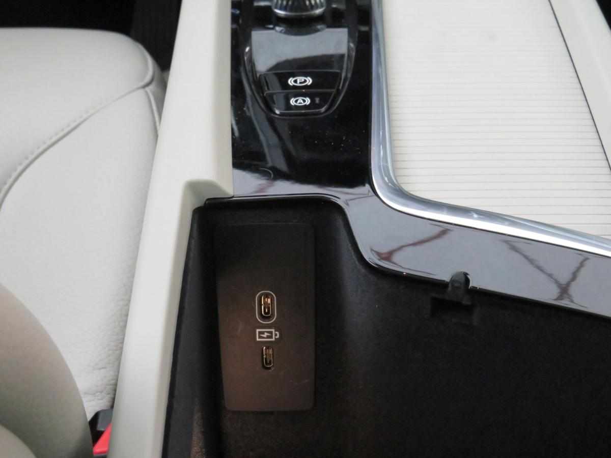 volvo-xc60-b4-2021-diesel-1969cc