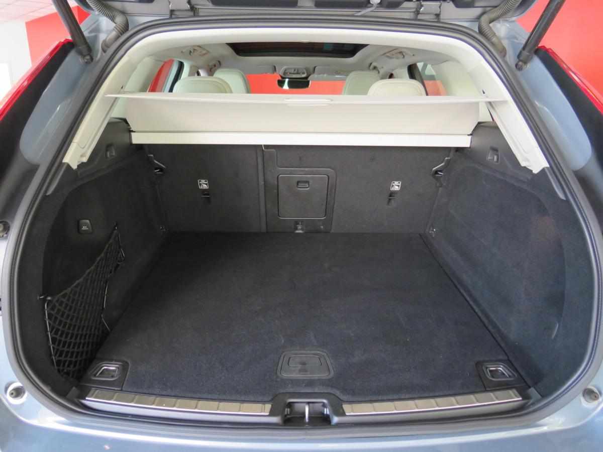 volvo-xc60-b4-2021-diesel-1969cc