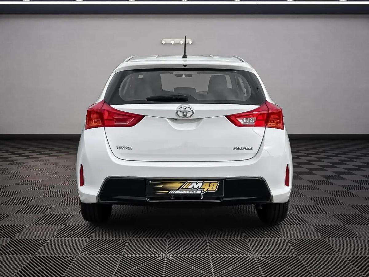 toyota-auris-2013-diesel-1364cc