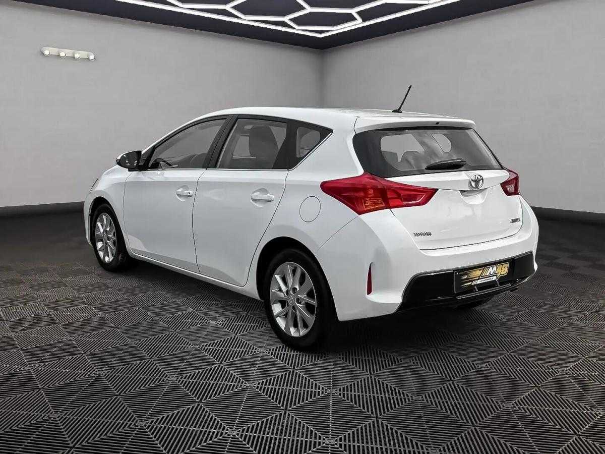 toyota-auris-2013-diesel-1364cc