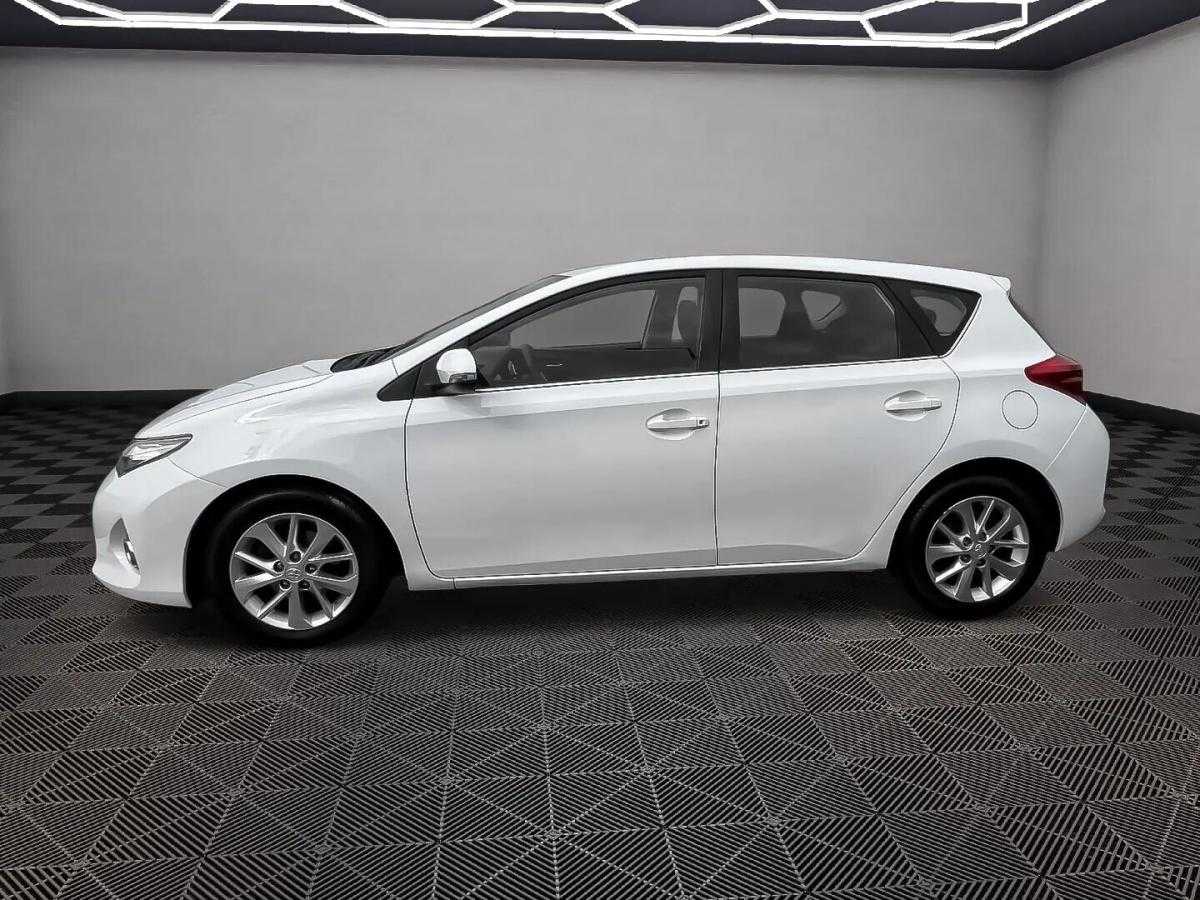 toyota-auris-2013-diesel-1364cc