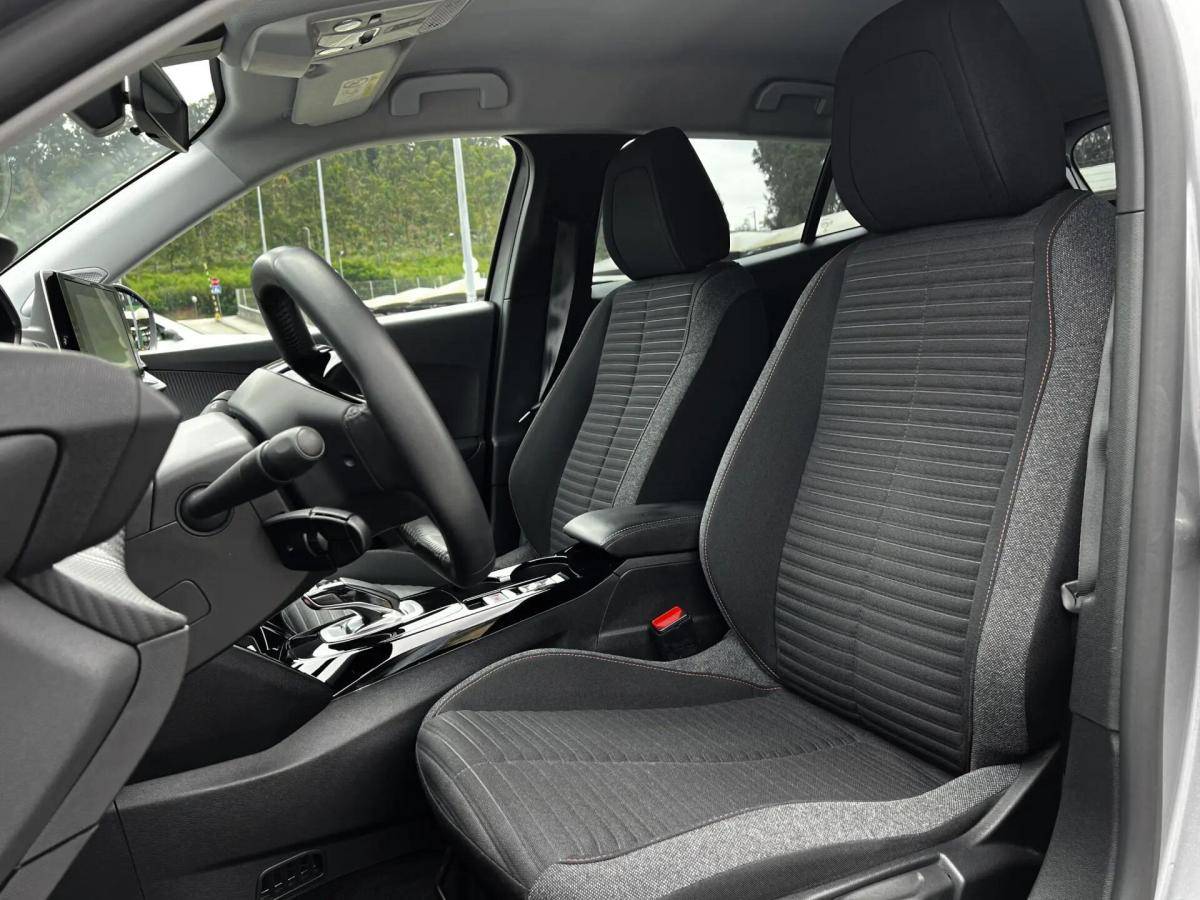 peugeot-e-2008-2022-eletrico-0cc