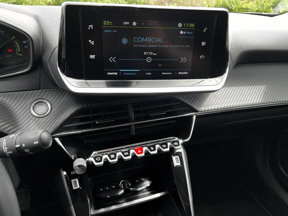 peugeot-e-2008-2022-eletrico-0cc
