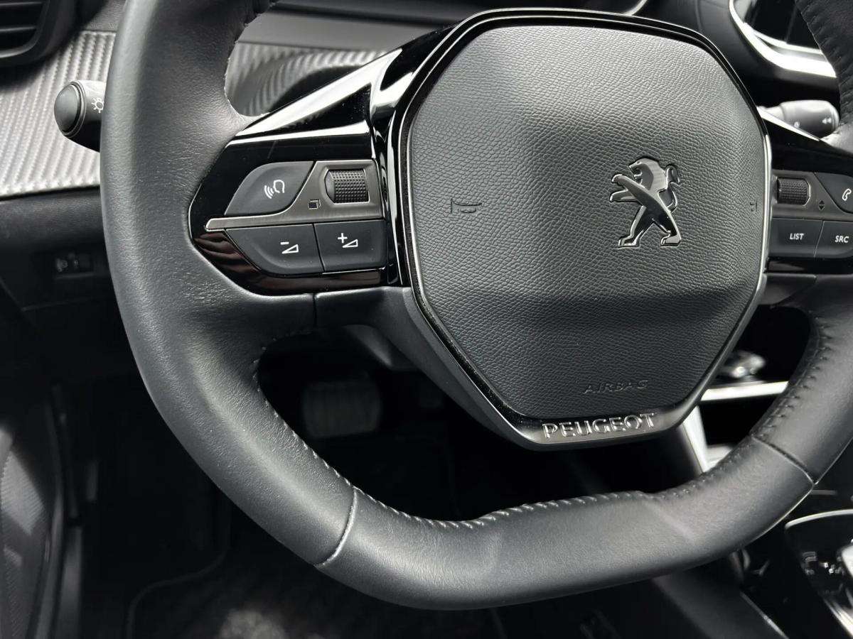peugeot-e-2008-2022-eletrico-0cc