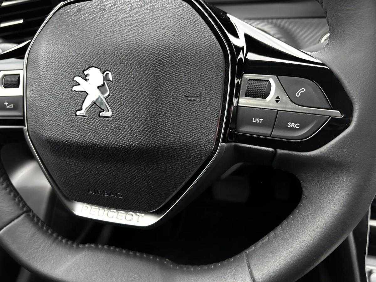 peugeot-e-2008-2022-eletrico-0cc