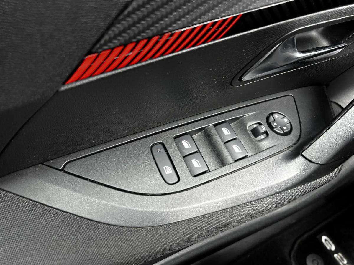 peugeot-e-2008-2022-eletrico-0cc