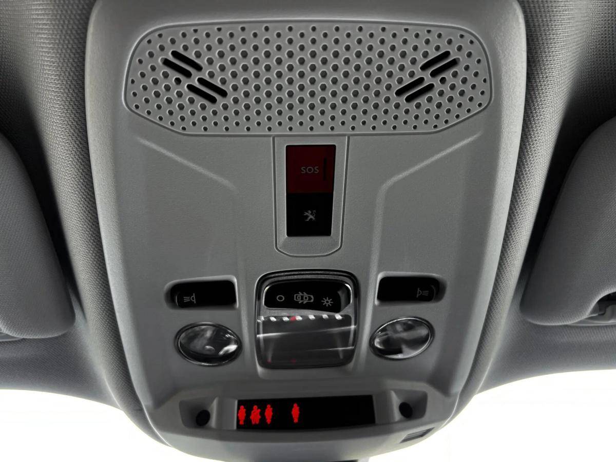 peugeot-e-2008-2022-eletrico-0cc