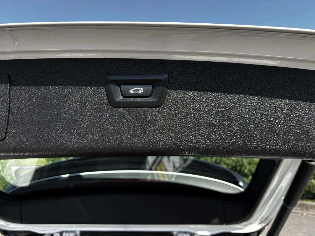 bmw-serie-3-318d-touring-2014-diesel-1995cc